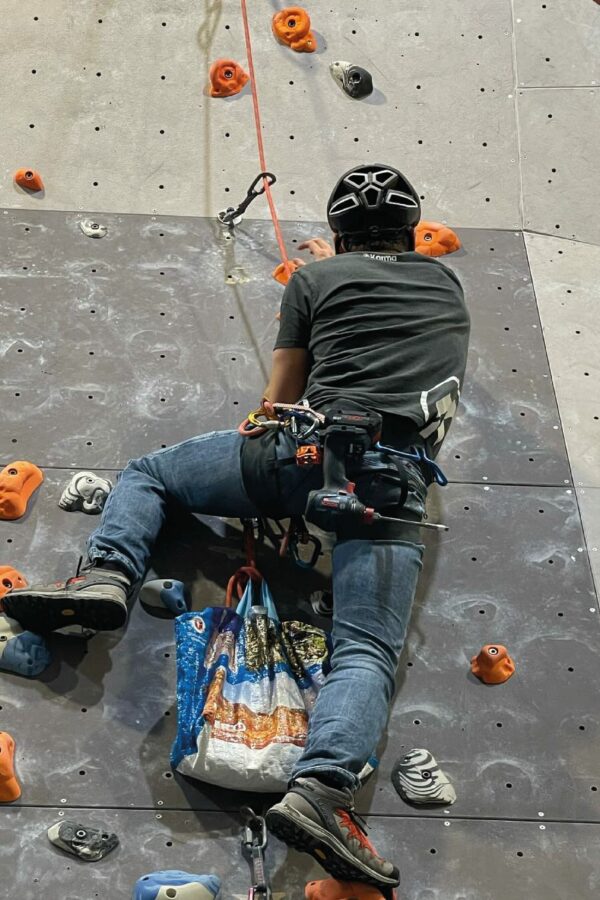 Escalade adultes loisir séance libre bloc garçons filles enfants - Club Omnisports Courcouronnes COC Evry