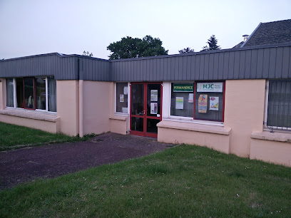 Infrastructure gymnase et complexe sportif site d'entrainements du Club Omnisports Courcouronnes COC